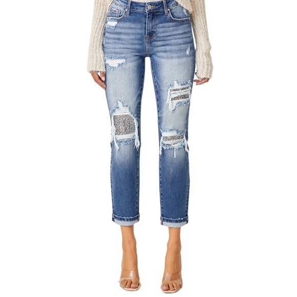 Mid-Rise Sequins Patched Jeans - Picture 4 of 6